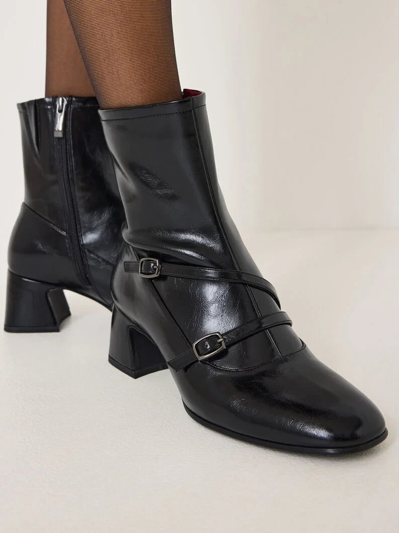 Ženske gleznjače brenda Tamaris 25317-45 001